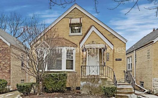 3-Bedroom Single Family Home for Rent in Chicago, IL 60656 – $2999/mo | 2 Baths | Updated 2025