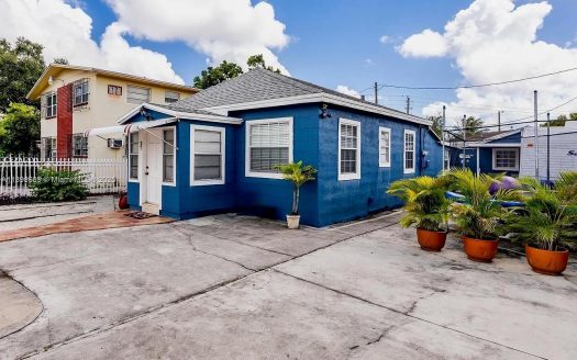 Multi Family Home for Sale in Coral Gables, FL 33134 – 4 Bedrooms, 3 Baths – $665000