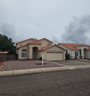 4-Bedroom Single Family Home for Rent in Glendale, AZ 85310 – $2495/mo | 3 Baths | Updated 2025