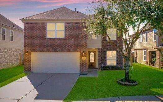 3-Bedroom Single Family Home for Rent in Houston, TX 77038 – $2100/mo | 3 Baths | Updated 2025