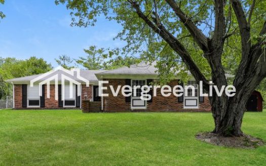 3-Bedroom Single Family Home for Rent in Indianapolis, IN 46235 – $1385/mo | 2 Baths | Updated 2025