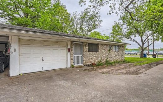 2-Bedroom Multi Family Home for Rent in Austin, TX 78751 – $1600/mo | 1 Baths | Updated 2025