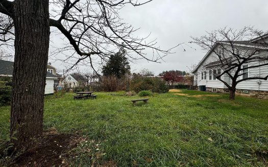 Lot for Sale in Philadelphia, PA 19152 – 1 Bedroom, 1 Bath – $150000