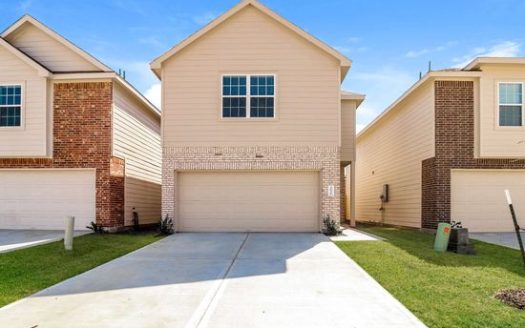 3-Bedroom Single Family Home for Rent in Houston, TX 77073 – $1835/mo | 3 Baths | Updated 2025