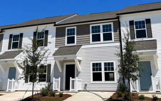 3-Bedroom Townhouse  for Rent in Charlotte, NC 28262 – $1750/mo | 3 Baths | Updated 2025