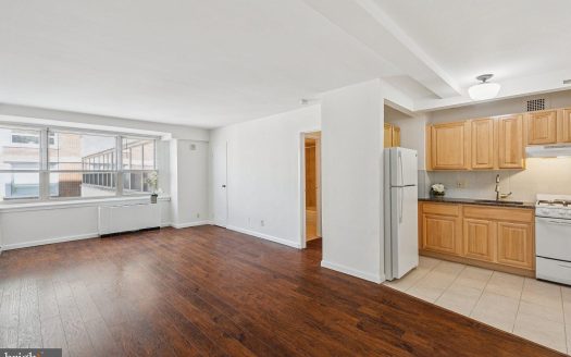 Condo for Sale in Philadelphia, PA 19103 – 1 Bedroom, 1 Bath – $185000