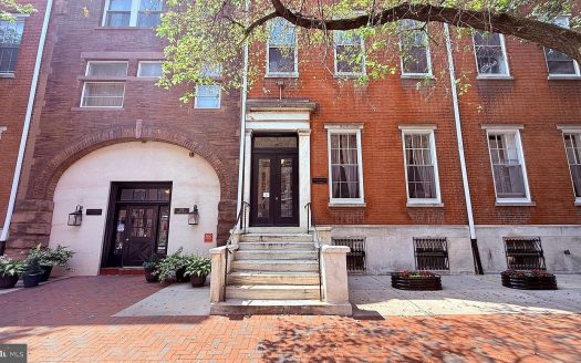 Condo for Sale in Philadelphia, PA 19107 – 1 Bedroom, 2 Baths – $301499