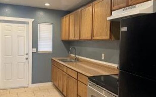 2-Bedroom Multi Family Home for Rent in Jacksonville, FL 32208 – $925/mo | 1 Baths | Updated 2025