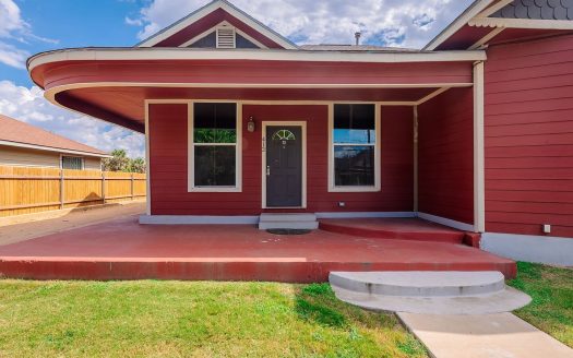 Multi Family Home for Sale in San Antonio, TX 78212 – 7 Bedrooms, 6 Baths – $599000