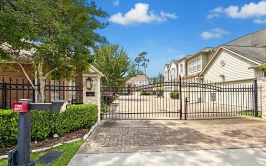 3-Bedroom Townhouse  for Rent in Houston, TX 77055 – $3900/mo | 3 Baths | Updated 2025