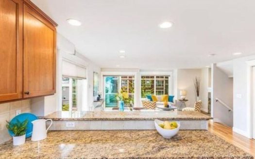 3-Bedroom Townhouse  for Rent in Seattle, WA 98102 – $3999/mo | 4 Baths | Updated 2025