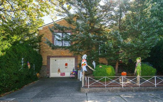 Single Family Home for Sale in Philadelphia, PA 19152 – 4 Bedrooms, 3 Baths – $394999