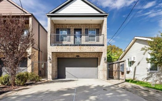 3-Bedroom Single Family Home for Rent in Houston, TX 77007 – $3750/mo | 3 Baths | Updated 2025