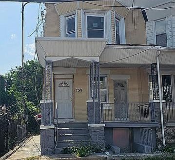 Multi Family Home for Sale in Philadelphia, PA 19139 – 4 Bedrooms, 4 Baths – $249999