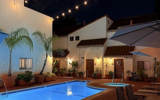 Townhouse for Sale in Studio City, CA 91604 – 1 Bedroom, 2 Baths – $675000