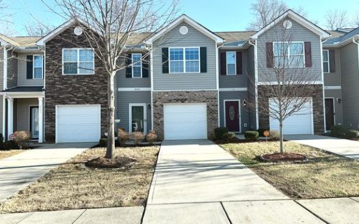 3-Bedroom Townhouse for Rent in Charlotte, NC 28215 – $2000/mo | 3 Baths | Updated 2025