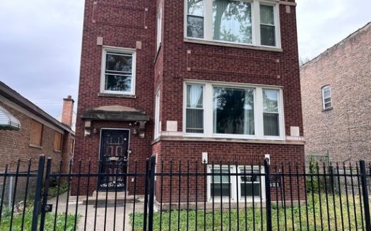 3-Bedroom Single Family Home for Rent in Chicago, IL 60651 – $1800/mo | 1 Baths | Updated 2025