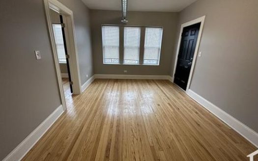 2-Bedroom Townhouse  for Rent in Chicago, IL 60621 – $1550/mo | 1 Baths | Updated 2025