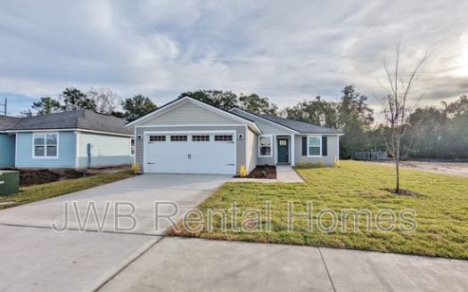 4-Bedroom Single Family Home for Rent in Jacksonville, FL 32210 – $1881/mo | 2 Baths | Updated 2025