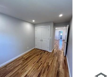 3-Bedroom Townhouse for Rent in Staten Island, NY 10305 – $3464/mo | 1 Baths | Updated 2025