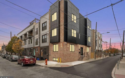 Townhouse for Sale in Philadelphia, PA 19125 – 4 Bedrooms, 3 Baths – $645000