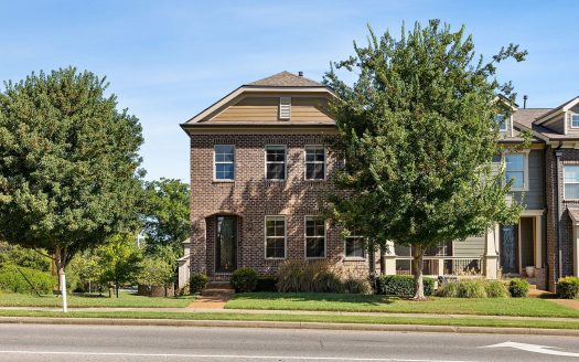 Townhouse for Sale in Nashville, TN 37221 – 3 Bedrooms, 3 Baths – $549900