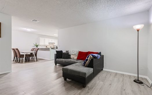 Townhouse for Sale in San Antonio, TX 78239 – 2 Bedroom, 1 Bath – $128000