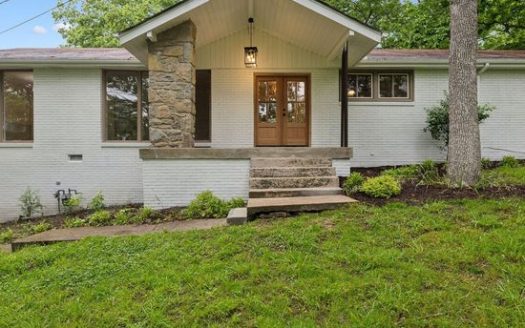 4-Bedroom Single Family Home for Rent in Nashville, TN 37205 – $3500/mo | 3 Baths | Updated 2025