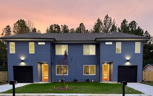 3-Bedroom Townhouse  for Rent in Charlotte, NC 28215 – $1800/mo | 2 Baths | Updated 2025