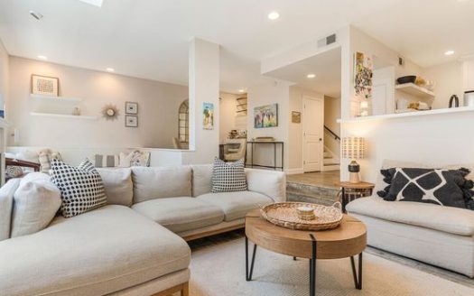 Condo for Sale in Los Angeles, CA 90049 – 2 Bedrooms, 3 Baths – $1200000