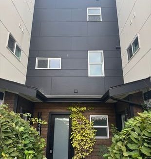 2-Bedroom Townhouse  for Rent in Seattle, WA 98117 – $3150/mo | 2 Baths | Updated 2025