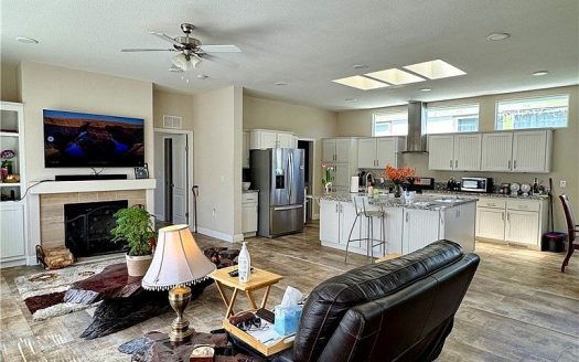 Manufactured for Sale in Northridge, CA 91324 – 3 Bedrooms, 2 Baths – $324999