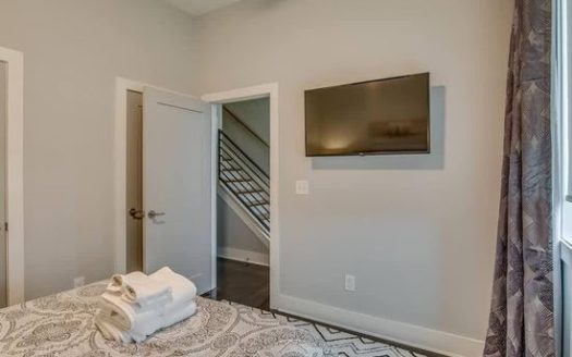 4-Bedroom Apartment  for Rent in Nashville, TN 37203 – $3005/mo | 4 Baths | Updated 2025