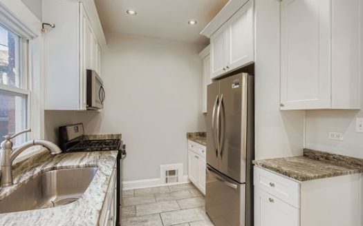 3-Bedroom Single Family Home for Rent in Chicago, IL 60626 – $3850/mo | 3 Baths | Updated 2025