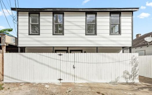 4-Bedroom Multi Family Home for Rent in Houston, TX 77004 – $1200/mo | 4 Baths | Updated 2025