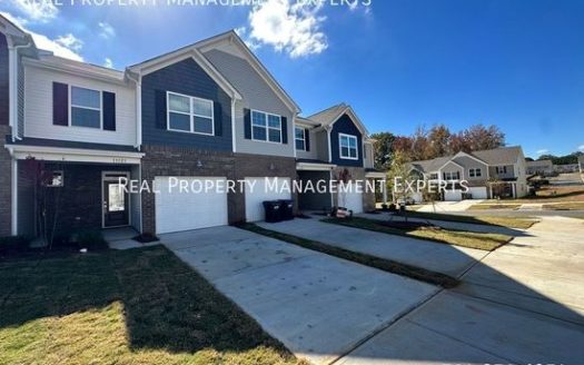 3-Bedroom Townhouse  for Rent in Charlotte, NC 28273 – $2095/mo | 3 Baths | Updated 2025