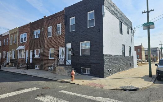 Townhouse for Sale in Philadelphia, PA 19146 – 3 Bedrooms, 2 Baths – $399900