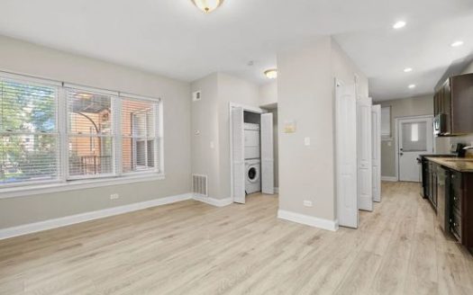 2-Bedroom Apartment  for Rent in Chicago, IL 60645 – $1800/mo | 2 Baths | Updated 2025