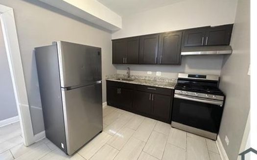 1-Bedroom Townhouse  for Rent in Chicago, IL 60619 – $1200/mo | 1 Baths | Updated 2025