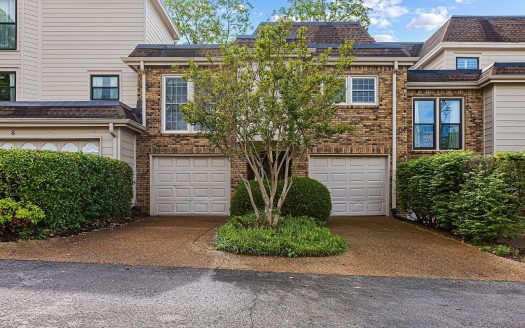 Townhouse for Sale in Nashville, TN 37205 – 3 Bedrooms, 3 Baths – $629000