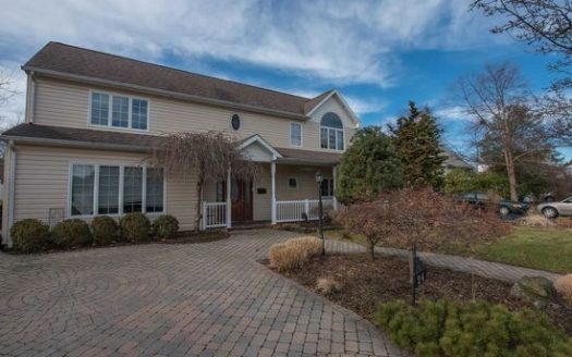 5-Bedroom Single Family Home for Rent in Hicksville, NY 11801 – $5400/mo | 3 Baths | Updated 2025