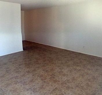 2-Bedroom Townhouse for Rent in Phoenix, AZ 85021 – $900/mo | 1 Baths | Updated 2025