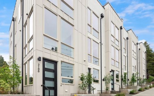 2-Bedroom Townhouse  for Rent in Seattle, WA 98105 – $3695/mo | 2 Baths | Updated 2025