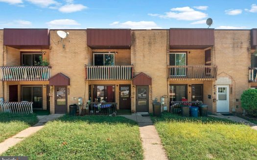 Multi Family Home for Sale in Philadelphia, PA 19152 – 4 Bedrooms, 1 Baths – $390000