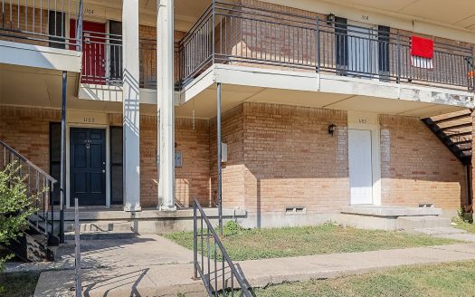 Condo for Sale in Fort Worth, TX 76116 – 1 Bedroom, 1 Bath – $99900