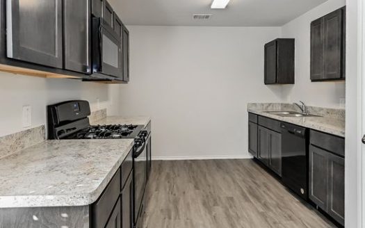 3-Bedroom Single Family Home for Rent in Houston, TX 77073 – $1880/mo | 3 Baths | Updated 2025