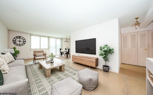 Condo for Sale in Philadelphia, PA 19103 – 2 Bedrooms, 2 Baths – $465000