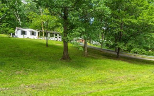 3-Bedroom Single Family Home for Rent in Nashville, TN 37205 – $3250/mo | 2 Baths | Updated 2025