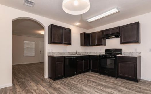 4-Bedroom Single Family Home for Rent in Houston, TX 77048 – $2045/mo | 3 Baths | Updated 2025