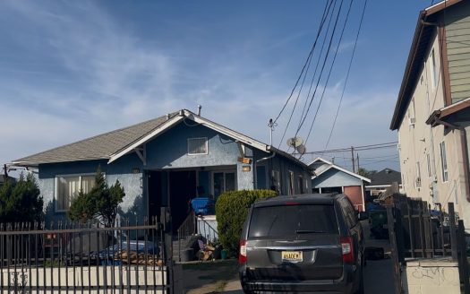 Multi Family Home for Sale in Los Angeles, CA 90037 – 3 Bedrooms, 3 Baths – $565000